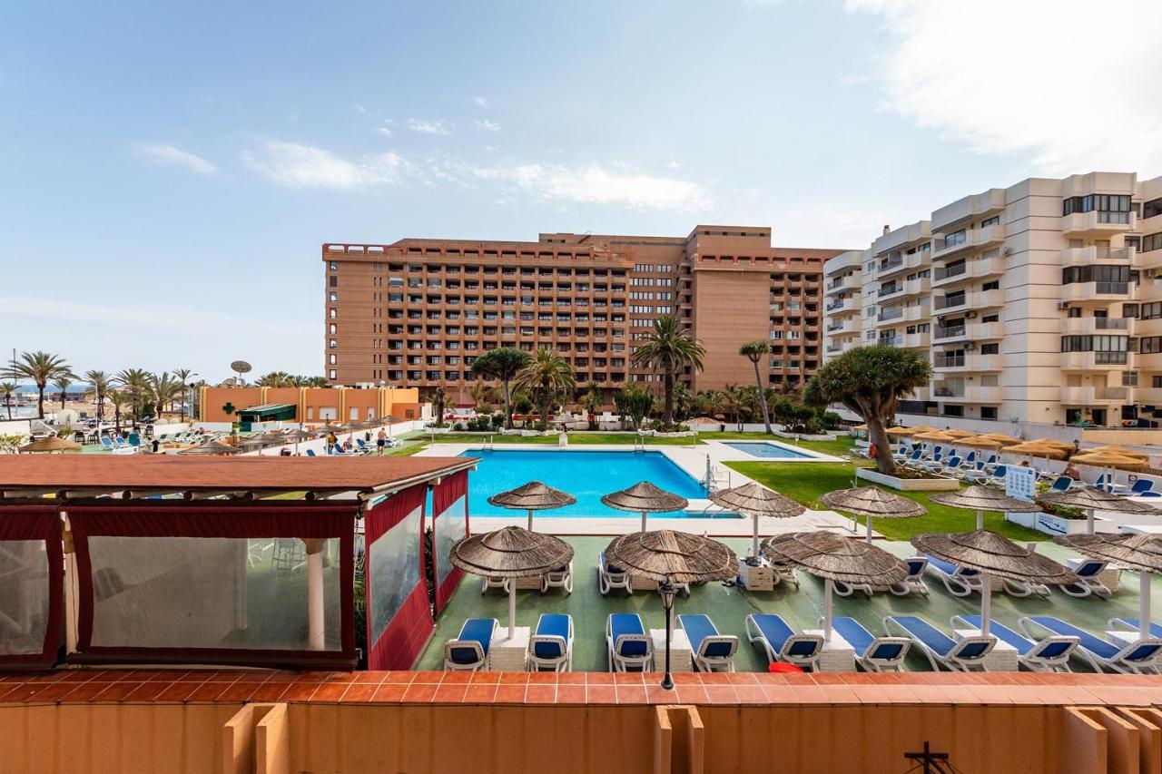 Private Studio Pyr By The Beach Promenade - Shared Pool Available Фуeнхирола Екстериор снимка